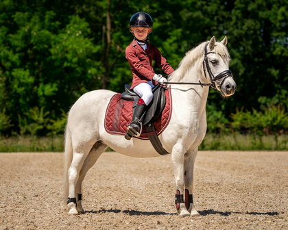 QHP wedstrijdjas Kae Junior bordeaux